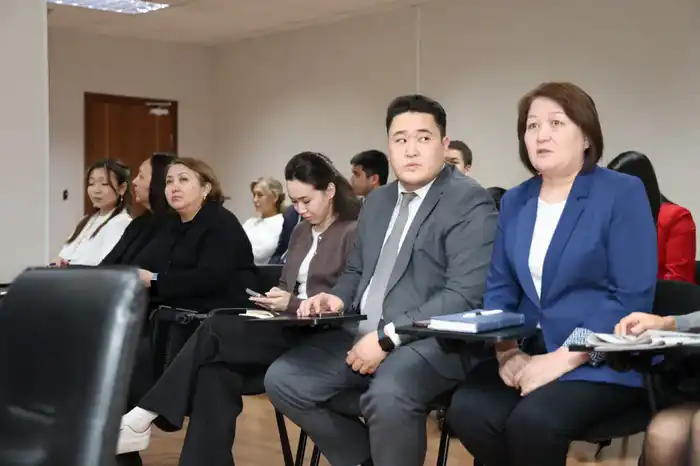 Для сотрудников Министерства промышленности и строительства провели лекцию о создании безопасной рабочей среды (6)