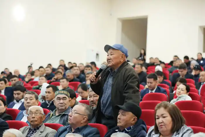 Открытый диалог: глава региона встретился с жителями Тупкараганского района (5)