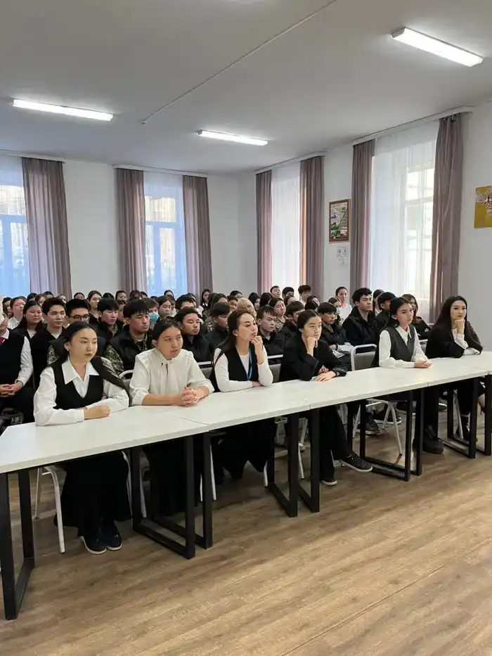 Обсуждение экологической ответственности молодежи на встрече в Уральске в рамках акции «Таза Қазақстан»