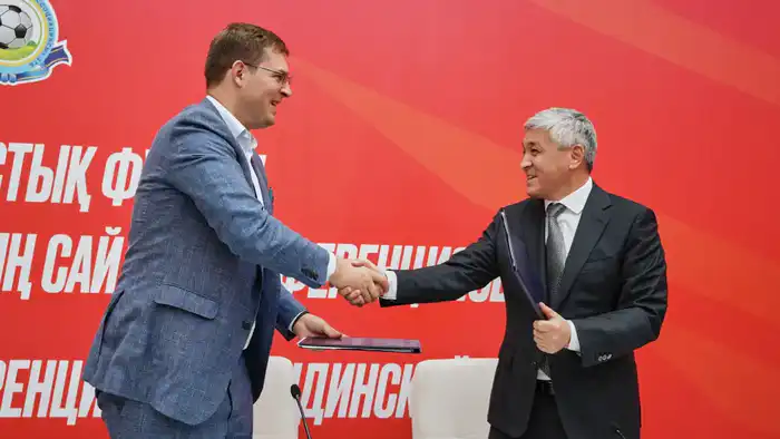 Развитие футбольной инфраструктуры в Караганде: новый проект Тимура Турлова для молодежи