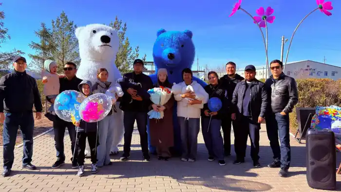 Тройня в Шалкаре: радость для семьи и поздравления от местных властей
