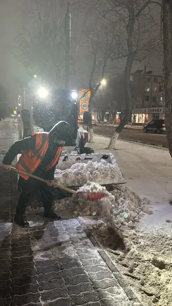 Снежные уборочные работы в Астане: последствия для безопасности и транспортной инфраструктуры