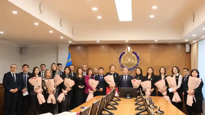 В честь Дня Национальной валюты сотрудники Комитета государственных доходов были награждены государственными наградами (6)