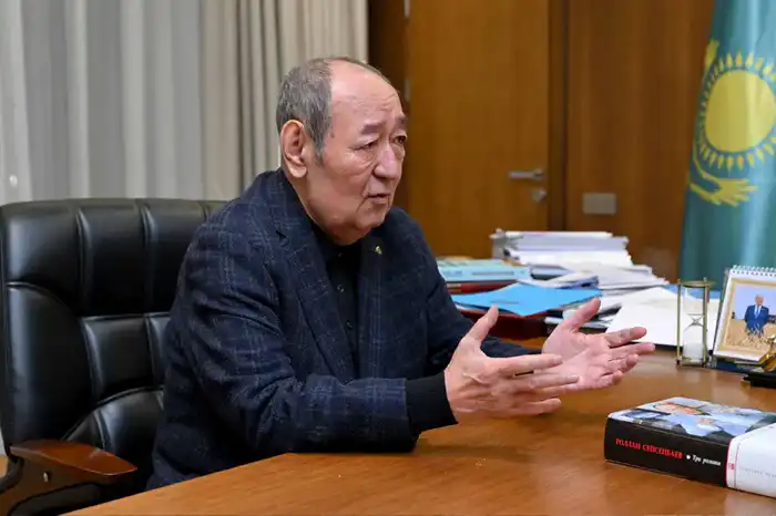 Обсуждение культурных инициатив и юбилейных мероприятий с писателем Ролланом Сейсенбаевым