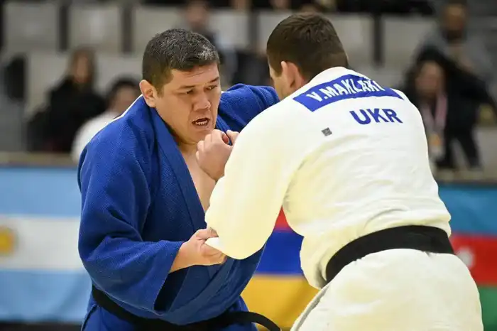 Столичные сурдо-борцы завоевали две медали в первый день турнира в Японии