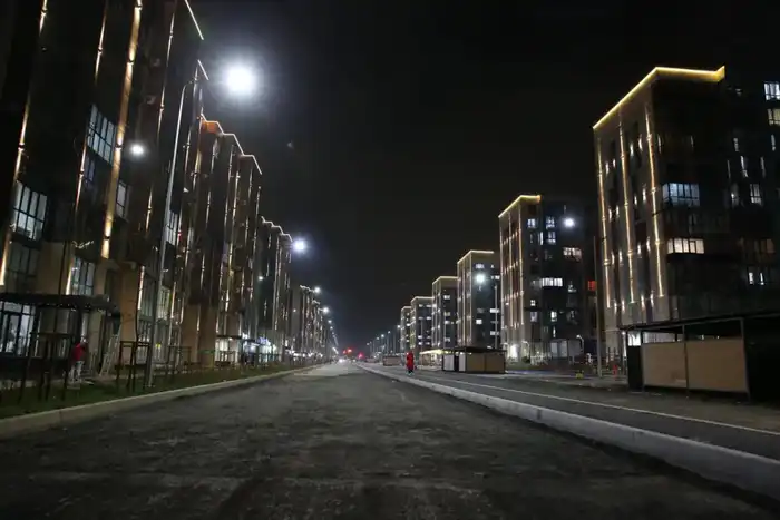 Дархан Сатыбалды оценил результаты освещения фасадов в новых микрорайонах (2)