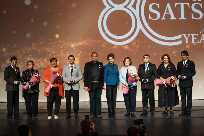 Президент поздравил театр имени Наталии Сац с юбилеем (2)