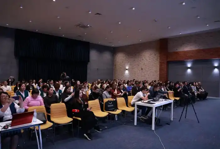 Вице-министр науки и высшего образования провёл встречу с жителями Алматинской области (2)