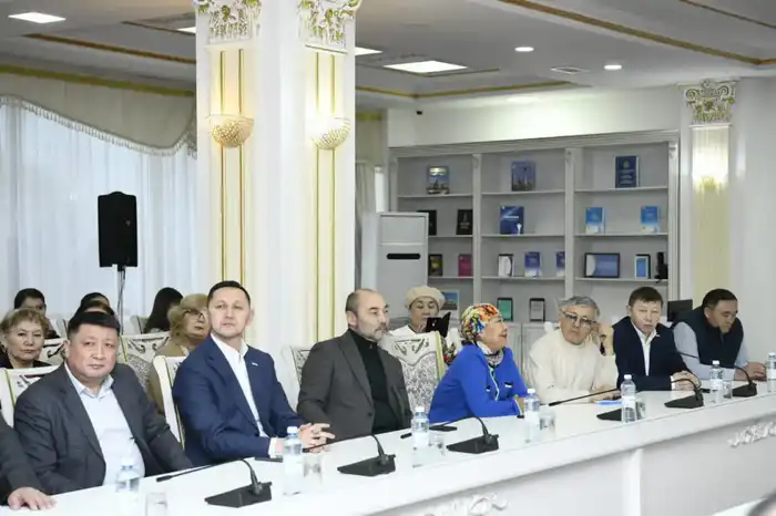 Презентация новых произведений Адильбека Алпысбая в Астане: влияние на культурный диалог о казахском обществе