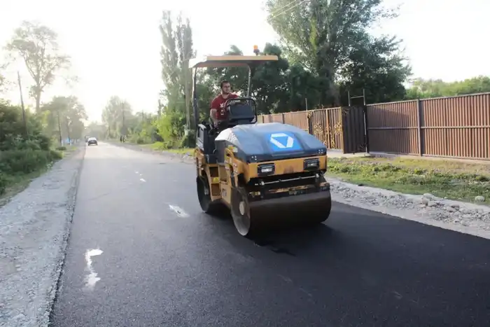 В Сарканском районе в этом году доля дорог в хорошем и удовлетворительном состоянии будет доведена до 73% (3)