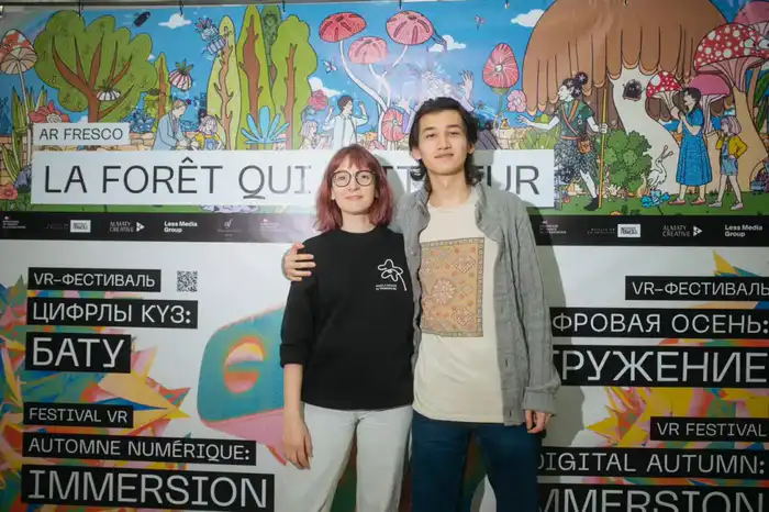 Алматы: новая интерактивная фреска «Пугающий лес»