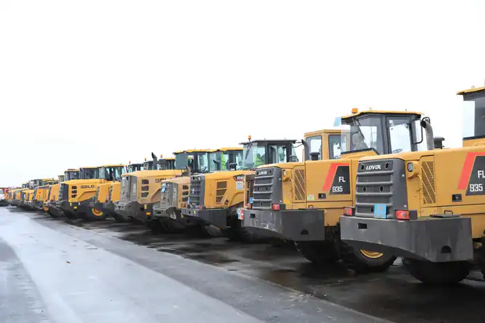 Актобе готовится к зиме: 357 единиц спецтехники для уборки снега