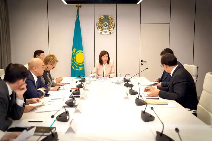 Министр просвещения провела прием граждан по личным вопросам (2)