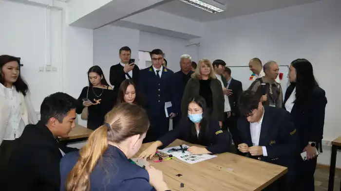 В АКАДЕМИИ ГРАЖДАНСКОЙ АВИАЦИИ ОБСУДИЛИ РАЗВИТИЕ БЕСПИЛОТНОЙ АВИАЦИИ КАЗАХСТАНА (2)