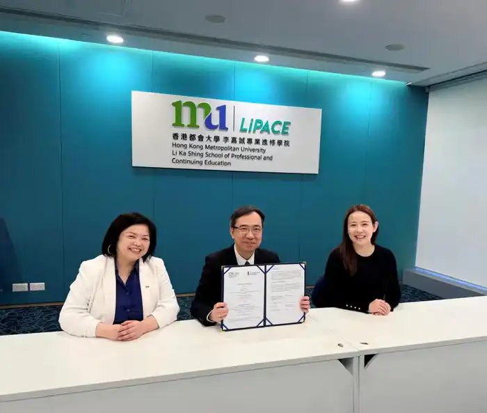 Мост знаний: Ualikhanov University и HKMU соединяют поколения в Серебряном университете