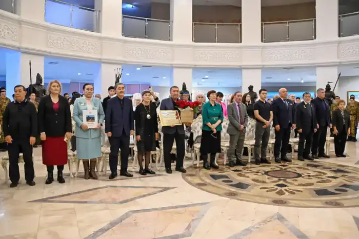 В Военно-историческом музее РК прошло вручение медалей «За доблесть и верность долгу» родственникам павших воинов