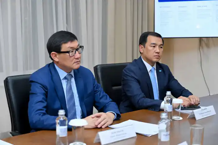 В Семее обсудили строительство детской академии по футзалу (3)