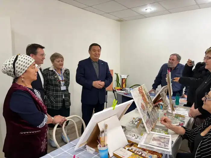 Аким области посетил центр активного долголетия города Степногорска (6)