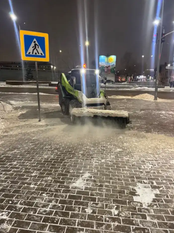 В Астане продолжается активная уборка снега: 2 844 дорожных рабочих и 1 337 единиц техники на борьбе с зимними осадками