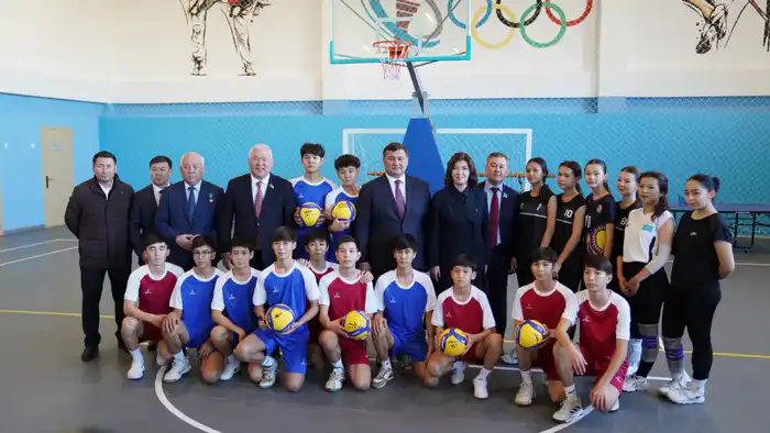 Келешек мектебі: 1500 мест для будущих лидеров!