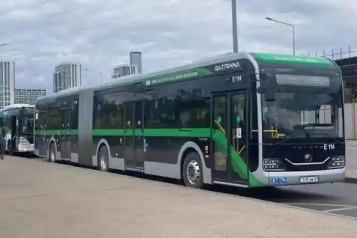 «Автобусный поток»: Астана готовится к футбольному поединку Казахстана и Бельгии