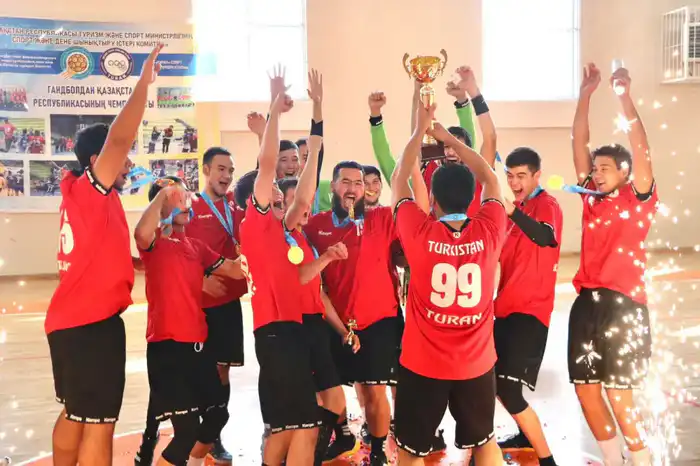 КОМАНДА ТУРКЕСТАНСКОЙ ОБЛАСТИ “ТУРАН” СТАЛА ЧЕМПИОНОМ СТРАНЫ ПО ГАНДБОЛУ (4)