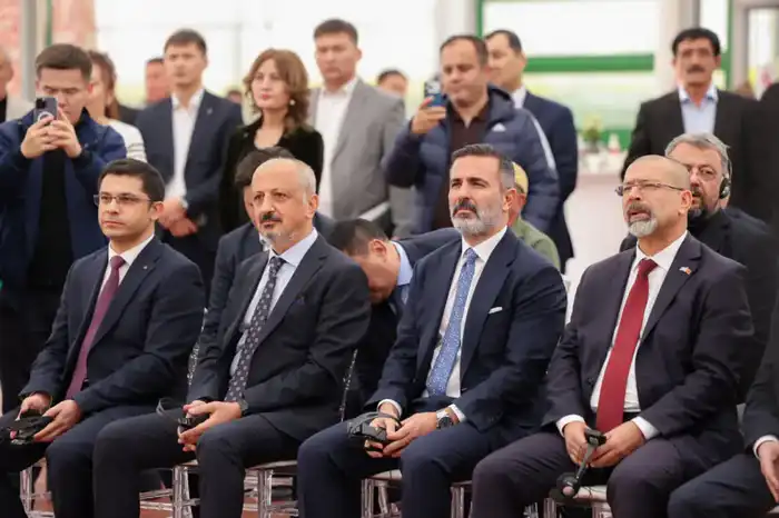 В ШЫМКЕНТЕ ПОЛУЧИЛИ ПЕРВЫЙ УРОЖАЙ ТОМАТОВ В ТЕПЛИЧНОМ КОМПЛЕКСЕ «ALSERA KZ» (5)