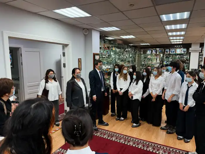 Старшеклассники лицея №37 посетили Минералогический музей и узнали о государственной службе