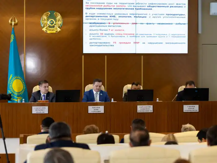 Обсуждение вопросов сельского хозяйства и интернета на заседании акимата в Восточном Казахстане