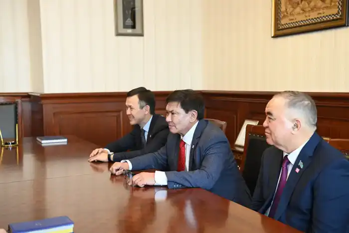 Региональный лидер Казахстана обсудил сотрудничество с председателем «Народной партии Казахстана»