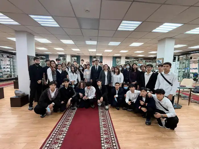 Столичные школьники открыли для себя мир минералов и ценности государственной службы (8)