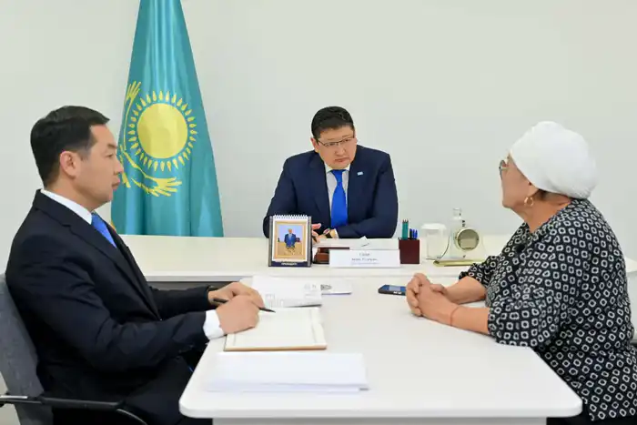 Глава региона принял граждан по личным вопросам (4)