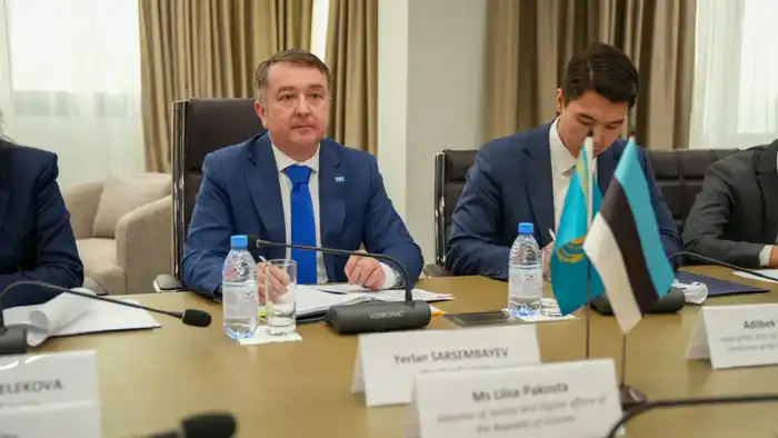 Министр юстиции Республики Казахстан Ерлан Сарсембаев встретился с Министром юстиции и цифрового развития Республики Эстония Лиисой Пакостой