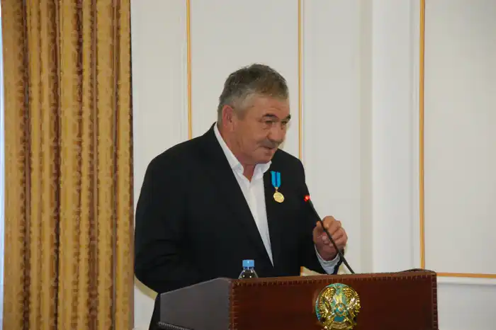Бейбит Исабаев вручил государственные награды работникам сельского хозяйства области Жетісу (7)