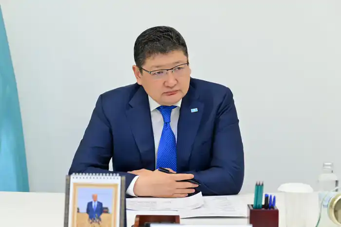 Глава региона провел прием граждан, обсуждая вопросы жилья и медицинской помощи