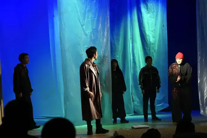 В Астане прошла премьера спектакля «S.O.S.», затрагивающего проблему наркомании