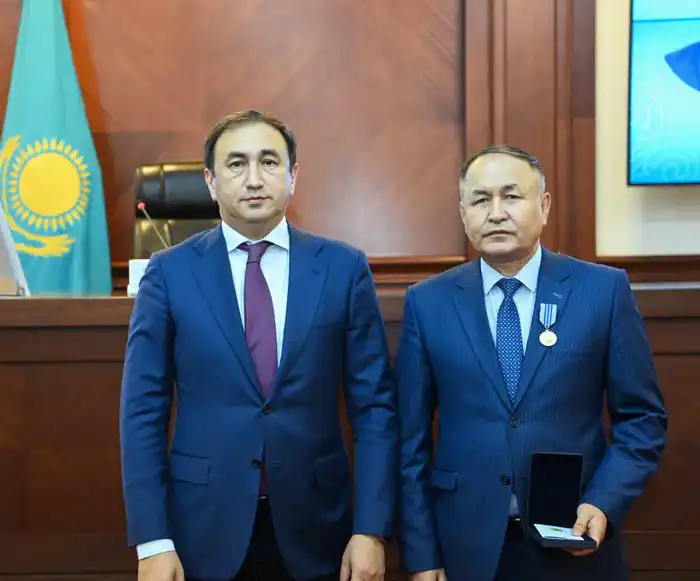 Награждены лучшие работники дорожной отрасли (5)