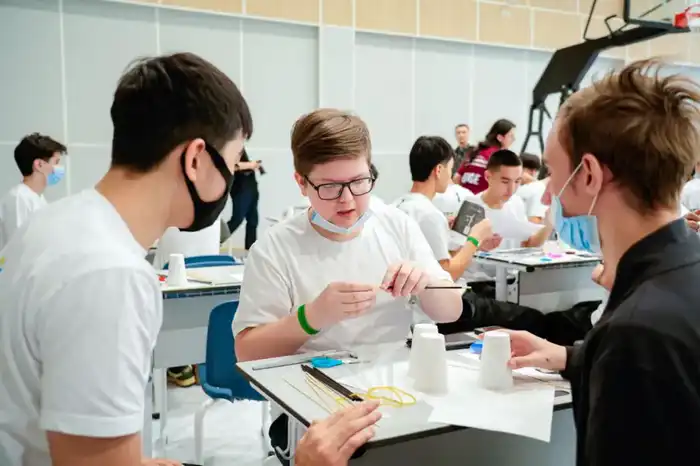 Международная STEM-олимпиада и битва роботов привлекли участников из разных стран в Астане