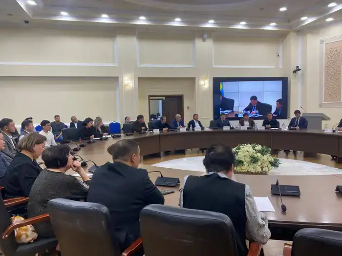 Вице-министр Олжас Сапарбеков обсудил с жителями Жетысу вопросы тендеров и инженерной инфраструктуры