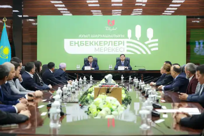 Награды аграриям Шымкента от Айдарбека Сапарова