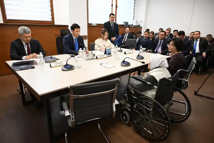 Аким Алматы провел личный прием граждан: рассмотрены вопросы жителей по развитию инфраструктуры, благоустройству и соцподдержке (4)