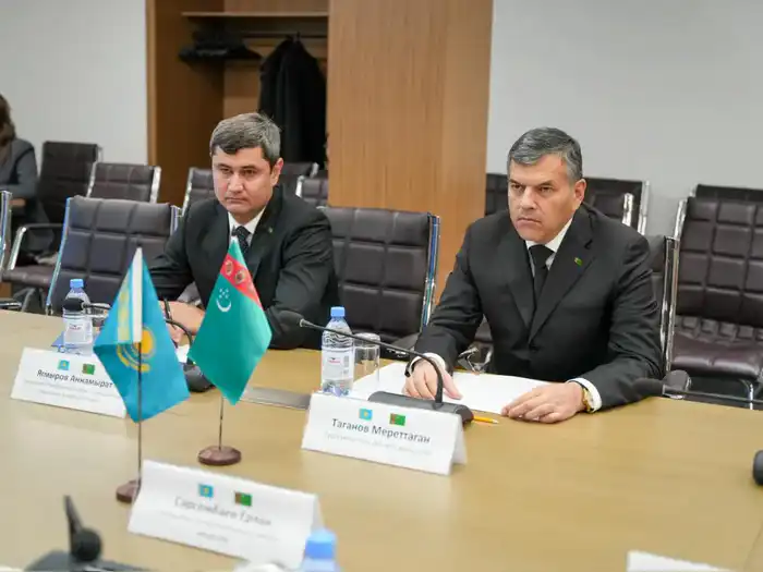 Состоялась встреча Министра юстиции Республики Казахстан Ерлана Сарсембаева с Министром Адалат Туркменистана Мереттаган Тагановым (4)