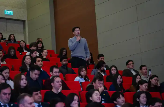 Президент Эстонии провел лекцию для студентов Nazarbayev University (10)