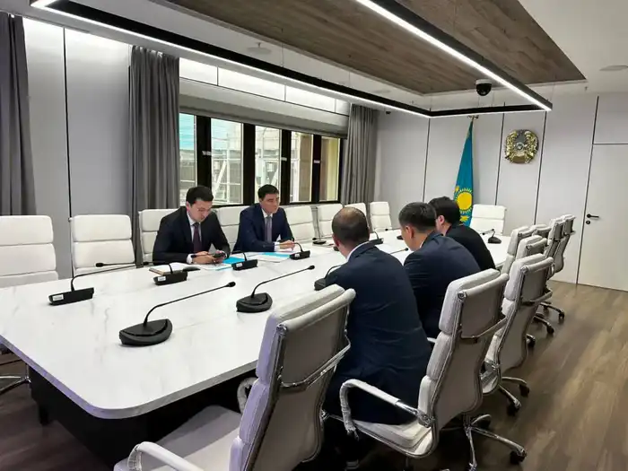 Вице-министр Иран Шархан обсудил международные аспекты недропользования и лицензирования на приёме граждан