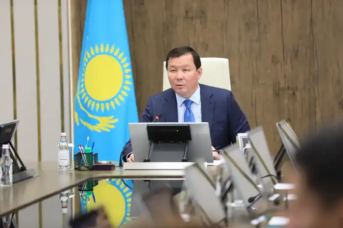 Государственные символы под лупой: заседание комиссии выявило нарушения