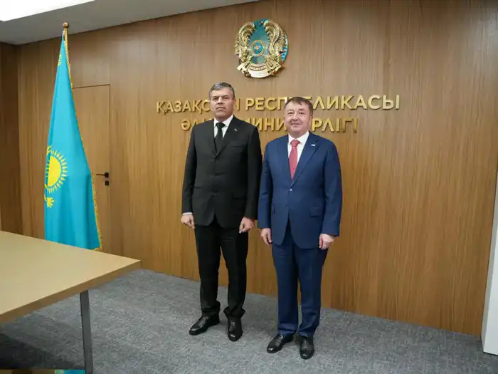 Состоялась встреча Министра юстиции Республики Казахстан Ерлана Сарсембаева с Министром Адалат Туркменистана Мереттаган Тагановым (6)