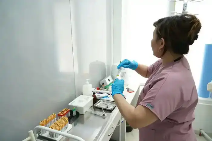 Сезонный рост заболеваемости ОРВИ и гриппом: какие меры безопасности граждан принимают в Астане (6)