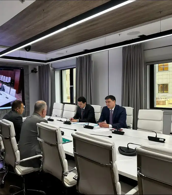 Вице-министр Иран Шархан встретился с гражданами для обсуждения вопросов недропользования