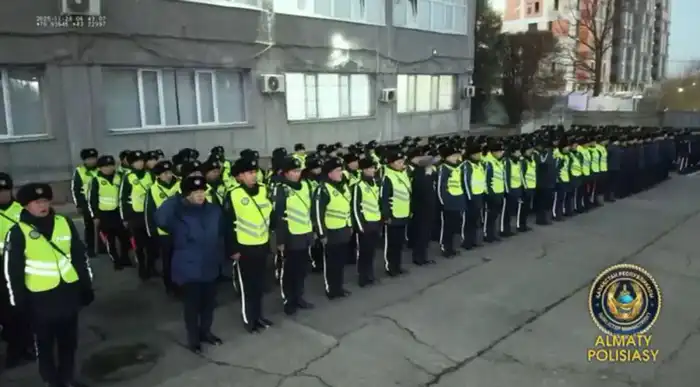 Развод полиции для безопасности в Алматы