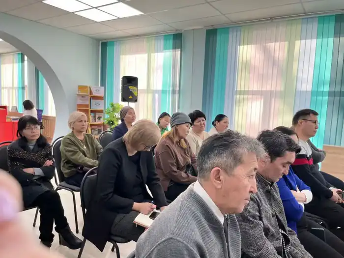 Вице-министр Ерлан Сагнаев встретился с жителями Кызылжарского района Северо-Казахстанской области. (2)